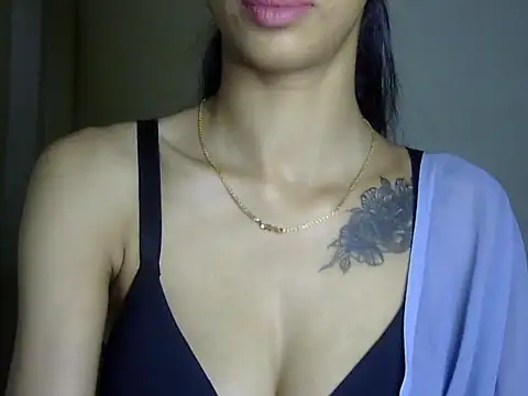 MAAYRA 09 online show from 05/05/26, 10:29