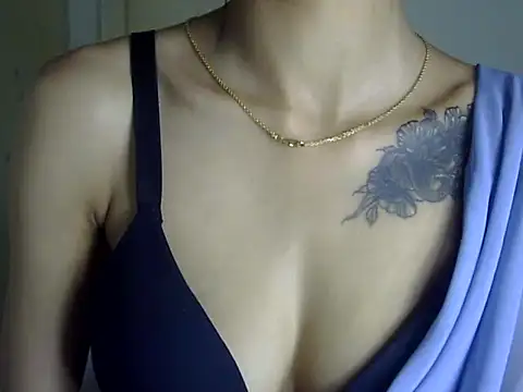 MAAYRA 09 online show from 05/08/26, 12:16