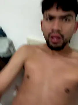 Snapshot of Elcangri-15 chatting on 11/25/25, 08:03 Elcangri-15 online show from 11/25/25, 08:03