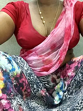 Snapshot of MaaliiiPonuTamil chatting on 04/11/26, 01:10 MaaliiiPonuTamil online show from 04/11/26, 01:10