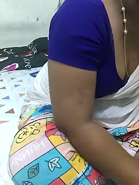 Snapshot of MaaliiiPonuTamil chatting on 04/15/26, 10:21 MaaliiiPonuTamil online show from 04/15/26, 10:21