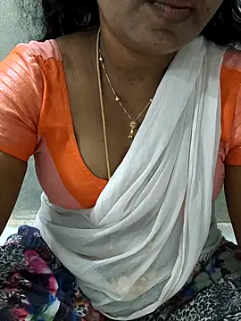 Snapshot of MaaliiiPonuTamil chatting on 05/16/26, 02:19 MaaliiiPonuTamil online show from 05/16/26, 02:19