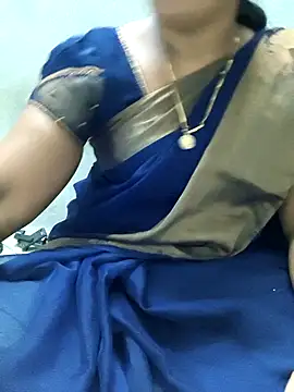 Snapshot of MaaliiiPonuTamil chatting on 06/08/26, 01:28 MaaliiiPonuTamil online show from 06/08/26, 01:28
