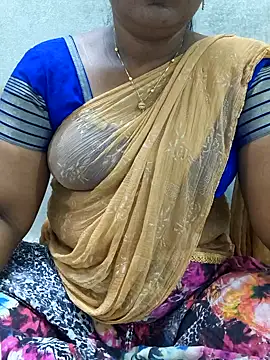 Snapshot of MaaliiiPonuTamil chatting on 06/19/26, 01:32 MaaliiiPonuTamil online show from 06/19/26, 01:32