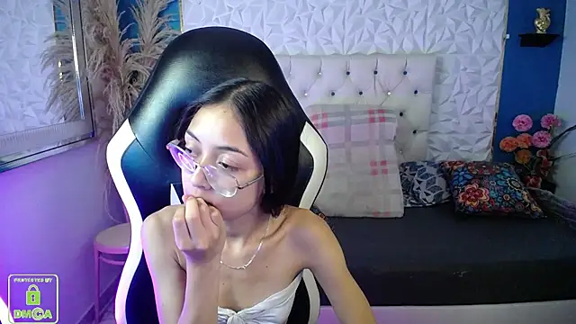 Snapshot of NathaliaSweet_11 chatting on 02/13/26, 02:57 NathaliaSweet 11 online show from 02/13/26, 02:57