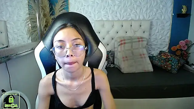 Snapshot of NathaliaSweet_11 chatting on 03/06/26, 02:13 NathaliaSweet 11 online show from 03/06/26, 02:13