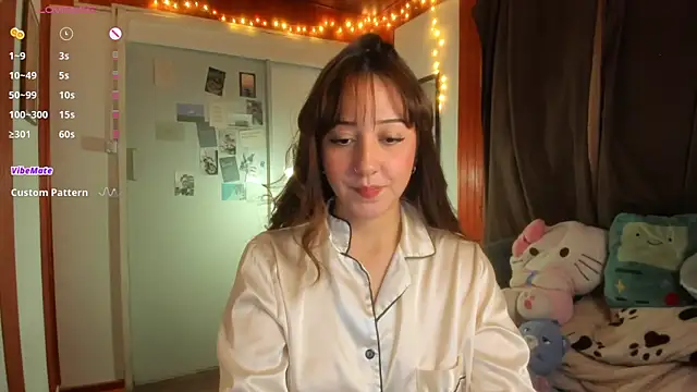 Snapshot of HeyTati chatting on 07/03/26, 12:17 HeyTati online show from 07/03/26, 12:17