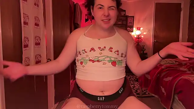 Snapshot of RaspberryTommyFTM chatting on 03/12/26, 03:01 RaspberryTommyFTM online show from 03/12/26, 03:01