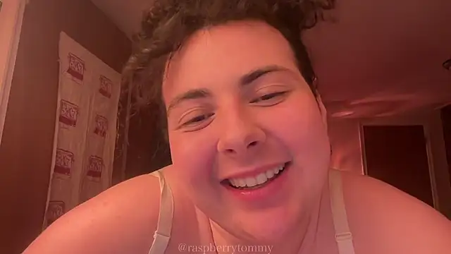 Snapshot of RaspberryTommyFTM chatting on 04/20/26, 03:09 RaspberryTommyFTM online show from 04/20/26, 03:09