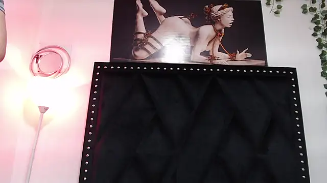 Naia x online show from 01/30/25, 11:13