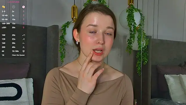 Snapshot of MichelleHaynes chatting on 03/01/25, 05:49 MichelleHaynes online show from 03/01/25, 05:49