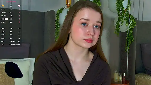 Snapshot of MichelleHaynes chatting on 03/07/25, 02:23 MichelleHaynes online show from 03/07/25, 02:23