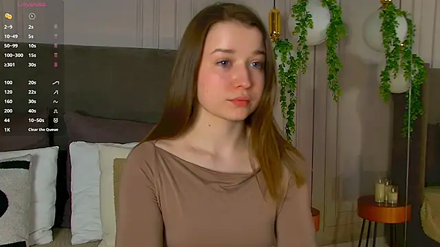 Snapshot of MichelleHaynes chatting on 03/10/25, 07:50 MichelleHaynes online show from 03/10/25, 07:50