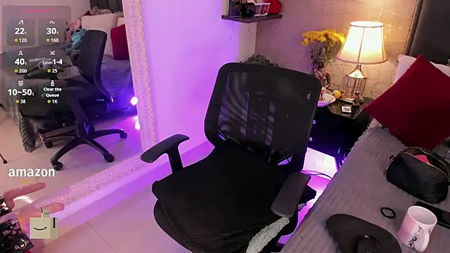 Snapshot of Mariana_c1 chatting on 09/24/25, 03:37 Mariana c1 online show from 09/24/25, 03:37