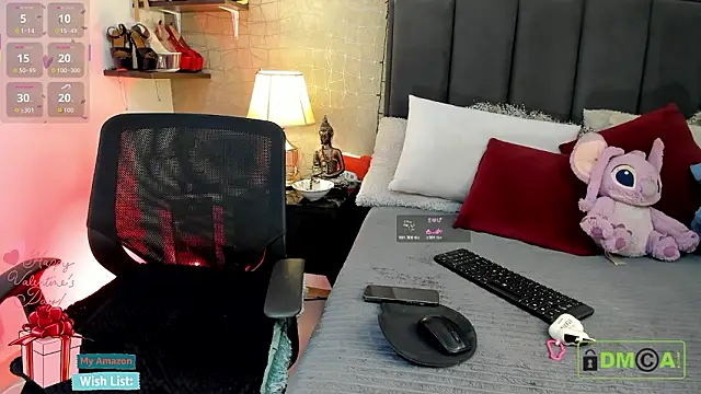 Snapshot of Mariana_c1 chatting on 02/14/26, 02:25 Mariana c1 online show from 02/14/26, 02:25