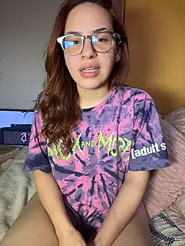 Snapshot of AgnesCampp chatting on 03/12/26, 06:25 AgnesCampp online show from 03/12/26, 06:25