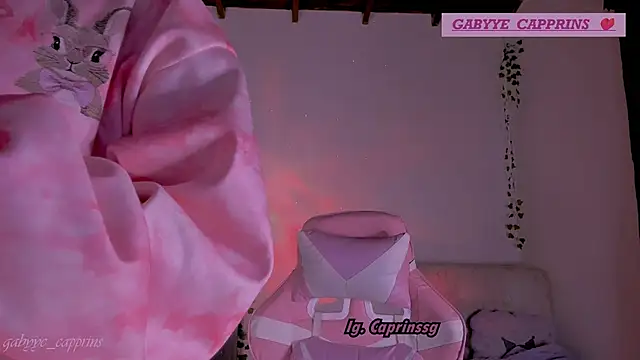 Snapshot of gabyye_capprins chatting on 03/22/26, 12:25 gabyye capprins online show from 03/22/26, 12:25