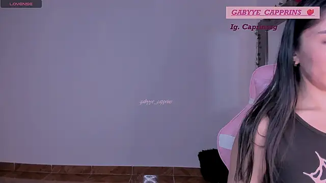 Snapshot of gabyye_capprins chatting on 05/01/26, 01:21 gabyye capprins online show from 05/01/26, 01:21