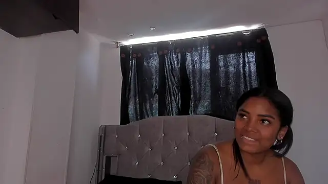 Snapshot of game_with_lesbians_ chatting on 02/23/25, 05:18 game with lesbians online show from 02/23/25, 05:18