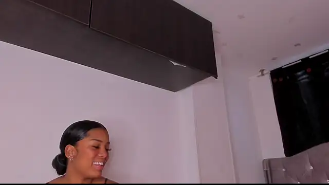 Snapshot of game_with_lesbians_ chatting on 09/19/25, 11:11 game with lesbians online show from 09/19/25, 11:11