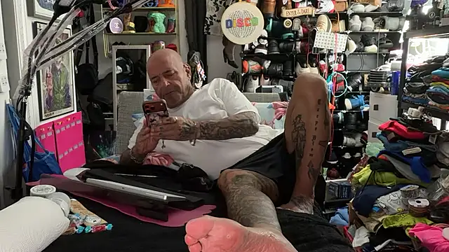 joeytatts66 online show from 06/15/26, 02:47
