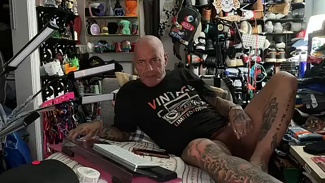 joeytatts66 online show from 06/25/26, 01:38