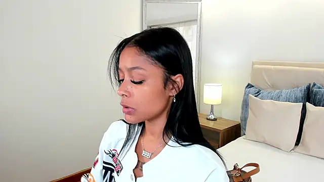 Snapshot of natali_henao chatting on 09/15/25, 04:29 natali henao online show from 09/15/25, 04:29