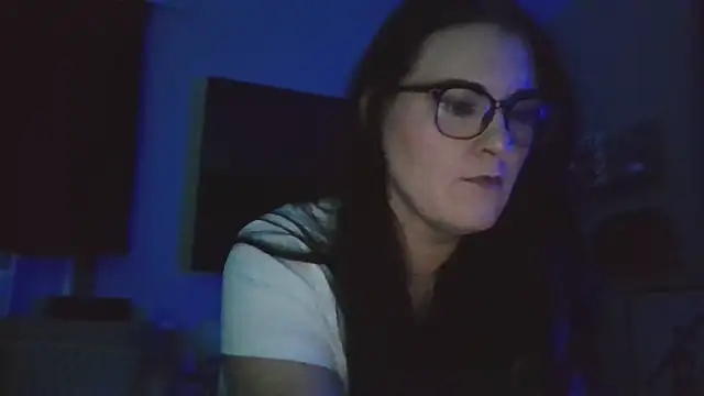 Snapshot of _CumSeeV_ chatting on 10/29/25, 03:42  CumSeeV  online show from 10/29/25, 03:42