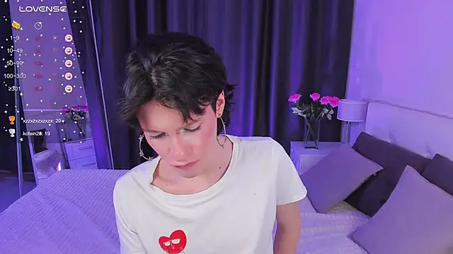 Snapshot of Kolette_Gray chatting on 03/07/25, 10:13 Kolette Gray online show from 03/07/25, 10:13