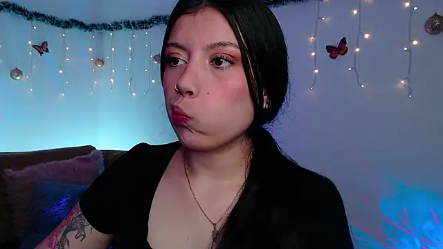 Snapshot of iam_emy chatting on 12/30/24, 11:06 iam emy online show from 12/30/24, 11:06