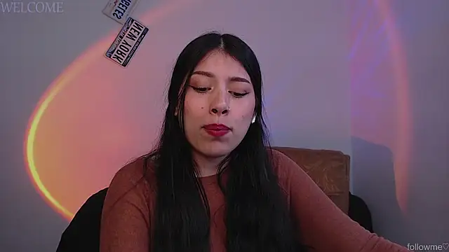 Snapshot of iam_emy chatting on 03/19/25, 10:42 iam emy online show from 03/19/25, 10:42