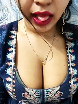 Snapshot of Sania-Love chatting on 03/01/26, 01:40 Sania-Love online show from 03/01/26, 01:40