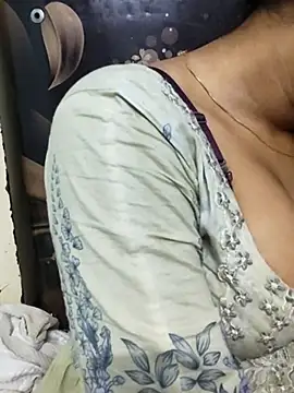 Snapshot of Sania-Love chatting on 03/07/26, 01:02 Sania-Love online show from 03/07/26, 01:02