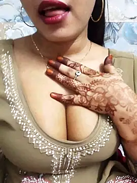 Snapshot of Sania-Love chatting on 04/05/26, 11:24 Sania-Love online show from 04/05/26, 11:24