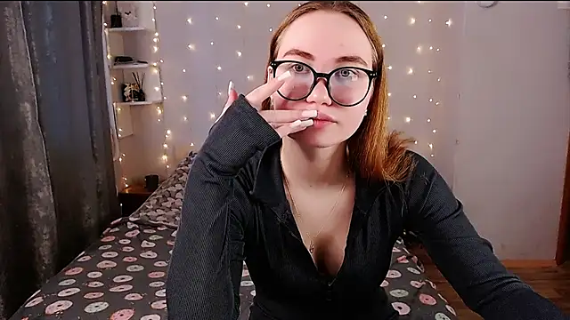 Snapshot of Miya_Mark chatting on 12/11/24, 07:20 Miya Mark online show from 12/11/24, 07:20