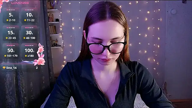 Snapshot of Miya_Mark chatting on 03/04/25, 02:32 Miya Mark online show from 03/04/25, 02:32