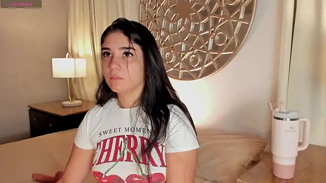 Snapshot of Belliinda_21 chatting on 11/22/25, 06:51 Belliinda 21 online show from 11/22/25, 06:51