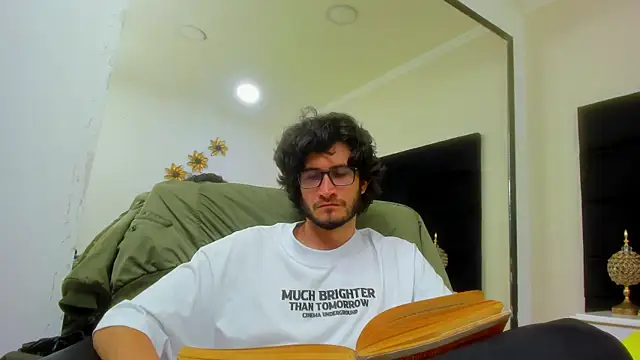 Loggan donnelly online show from 01/02/25, 08:46