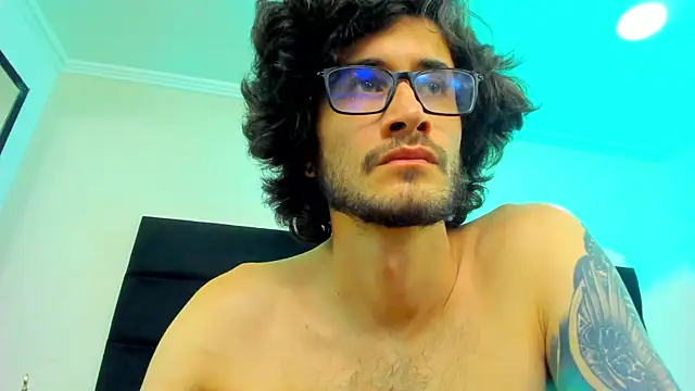 Loggan donnelly online show from 02/13/25, 02:23