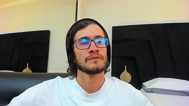 Loggan donnelly online show from 03/03/25, 09:05