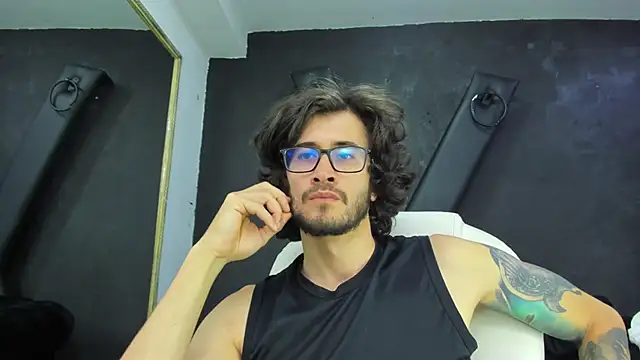 Loggan donnelly online show from 03/16/25, 10:53