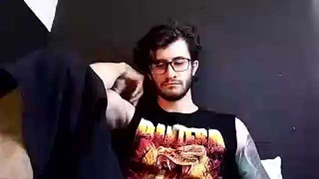 Loggan donnelly online show from 10/28/25, 06:43