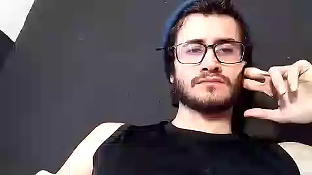 Loggan donnelly online show from 11/12/25, 07:13