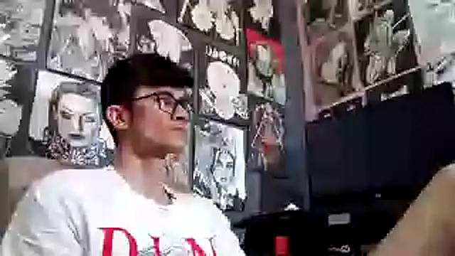 Loggan donnelly online show from 12/04/25, 09:23