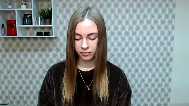 AlisaCatty  online show from 12/05/24, 08:22