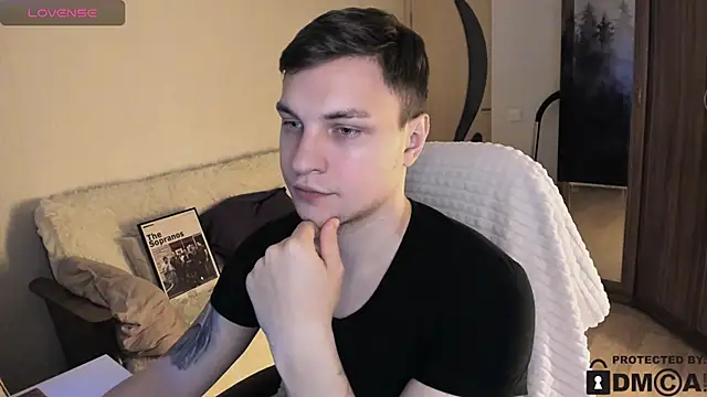 handsome guy01 online show from 10/11/25, 04:16