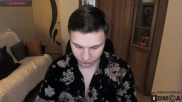 handsome guy01 online show from 11/25/25, 10:32