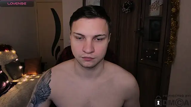 handsome guy01 online show from 11/30/25, 03:32