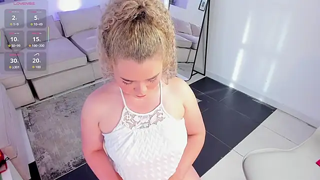 Snapshot of Sasha_belova chatting on 01/10/26, 12:07 Sasha belova online show from 01/10/26, 12:07