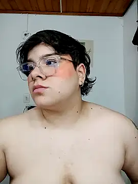 amalia love online show from 12/21/24, 08:39